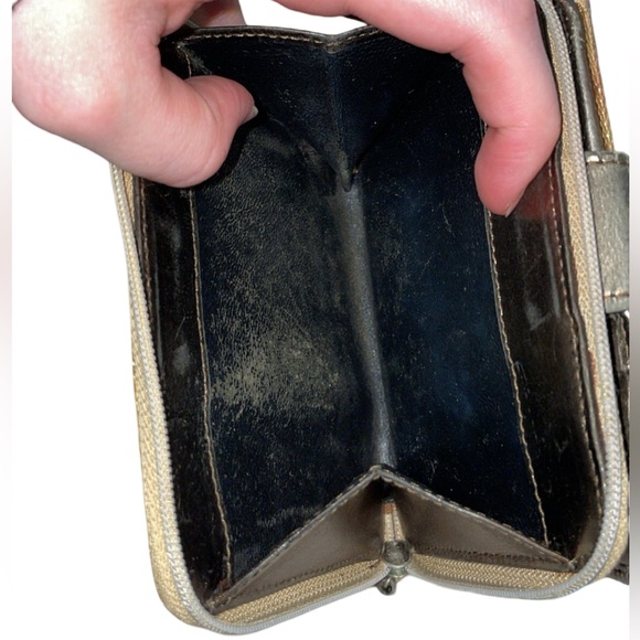 GUCCI Metalic Gold GG compact Wallet - Picture 11 of 11